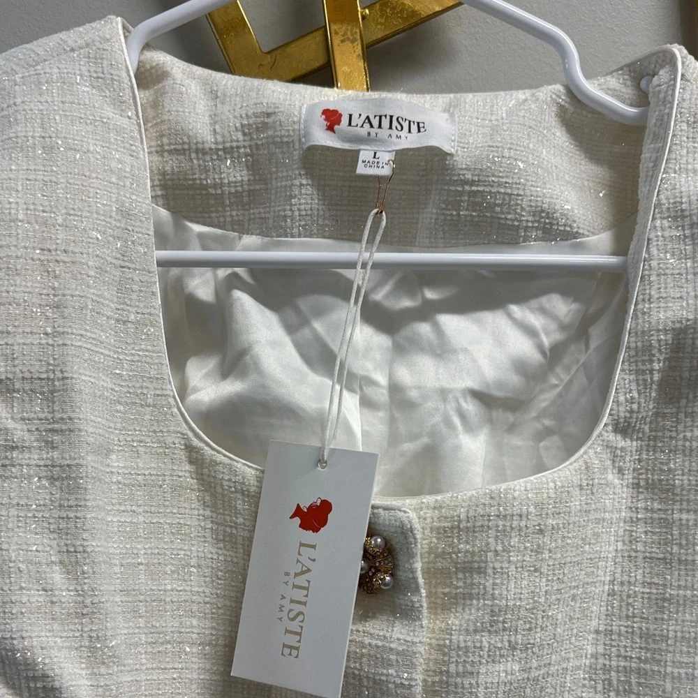 L'ATISTE Textured Cream Blazer with Pearl Button - Picture 3 of 10
